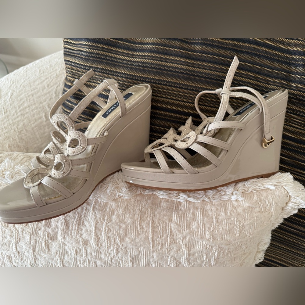 White House Black Market Noemi Wedge Sandals